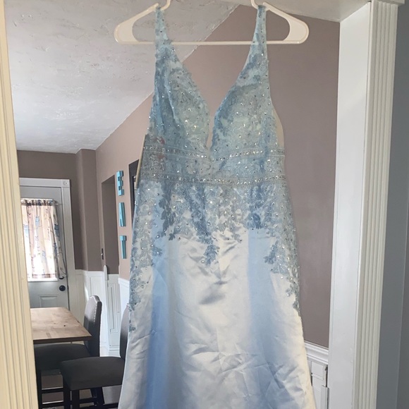 JJs house prom or hoco gown. - Picture 3 of 7